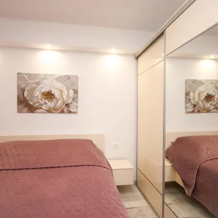 Holiday home Family Friendly House With A Parking Space Popovici, Dubrovnik - 25452
